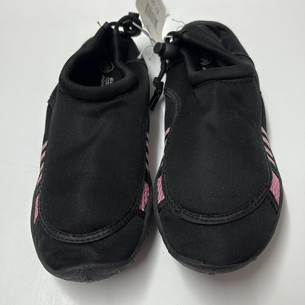 Water Shoes Black and Pink Sz 5 NWT
